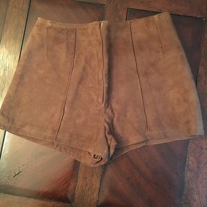 Vintage 70s suede hot pants. Wayne Rogers, good condition. Size-XS